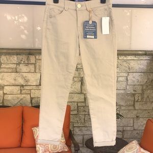 Democracy Beige Cropped Jeans